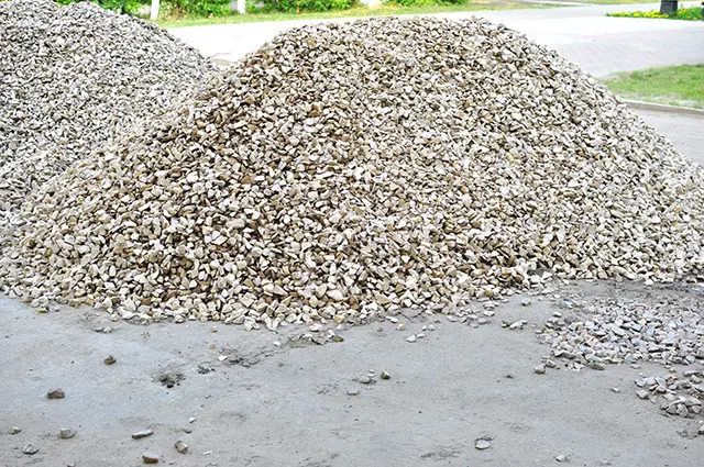 Mulch hauling for landscaping projects in Ava IL